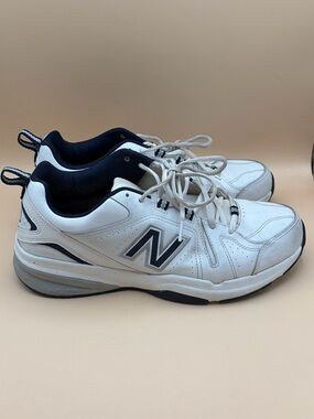 New Balance Men's Size 10 White and Black Athletic Walking Shoes
